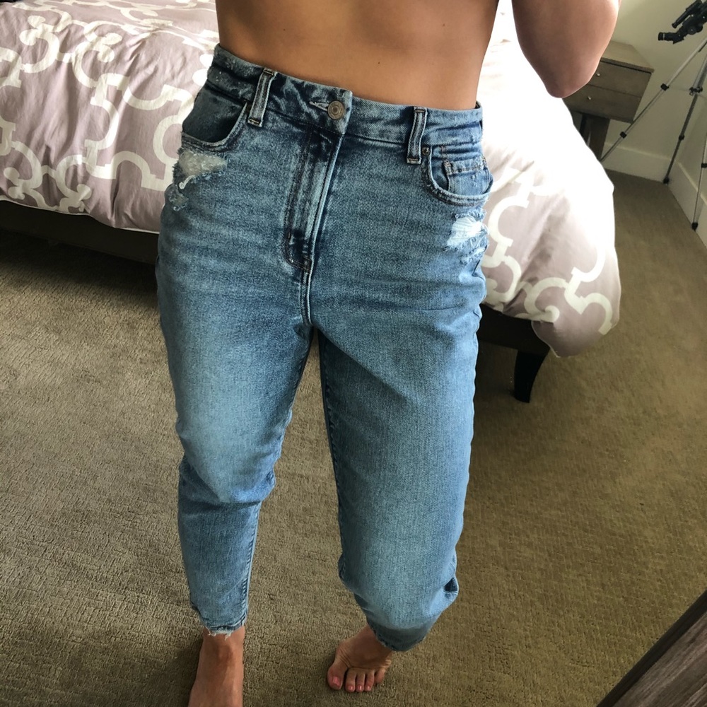 AE Curvy Mom Jean